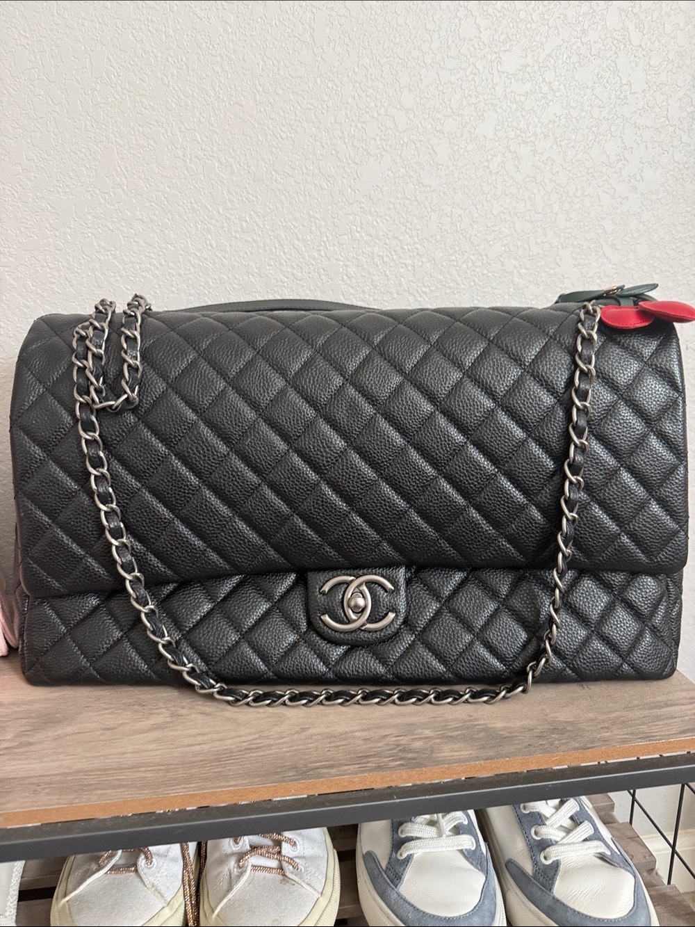 XXL travel bag - Black Quilted Leather Shoulder bag with Chain Strap